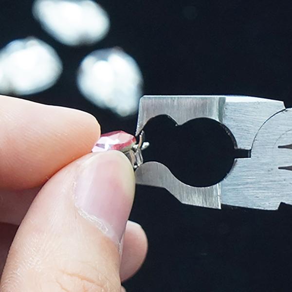 PRONG LIFTER